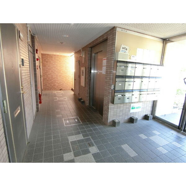 16/26 エントランス