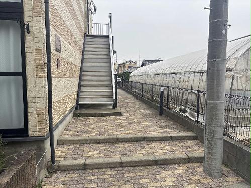 13/17 エントランス