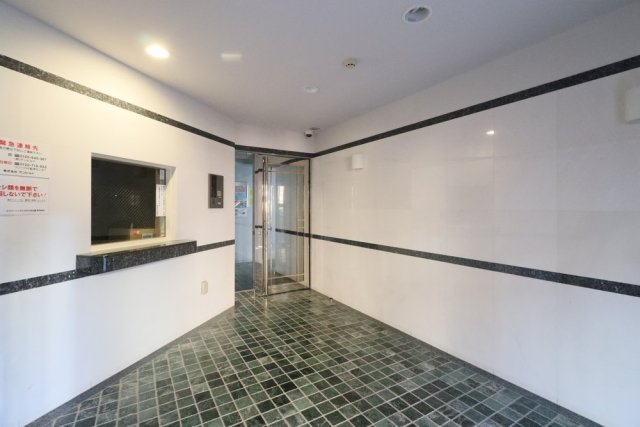 23/24 エントランス