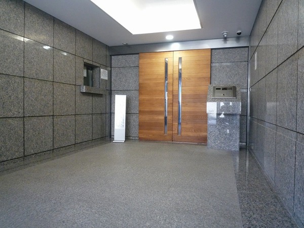 14/14 エントランス