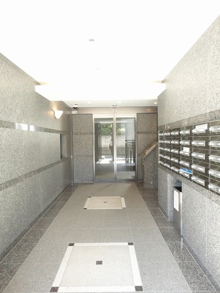 14/14 エントランス