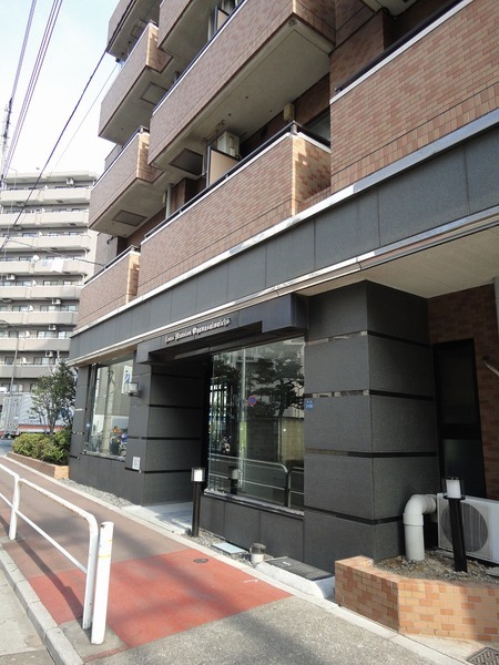 13/14 エントランス