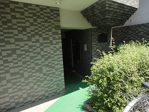 2/2 エントランス