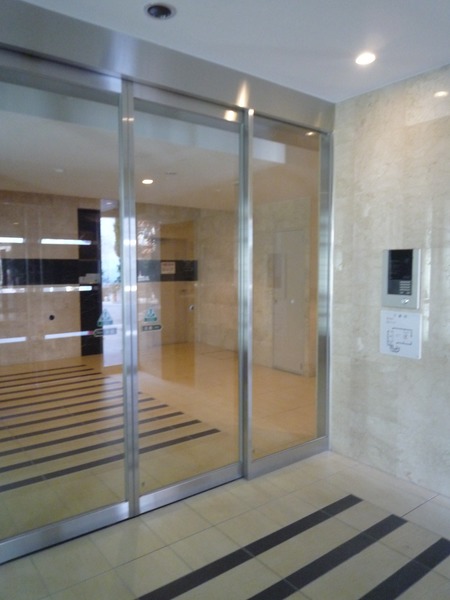 3/4 エントランス