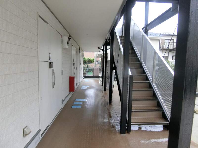 16/23 エントランス