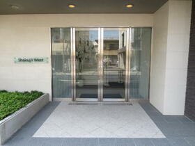 16/16 エントランス