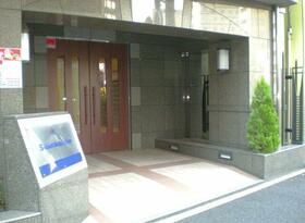 16/16 エントランス