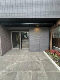 16/16 エントランス