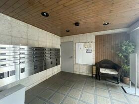 5/5 エントランス