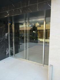 16/16 エントランス