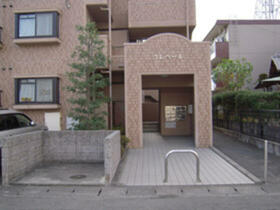 14/15 エントランス