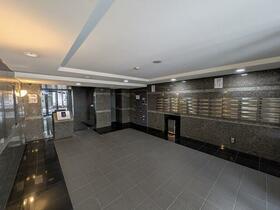 16/16 エントランス