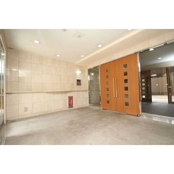 19/20 エントランス