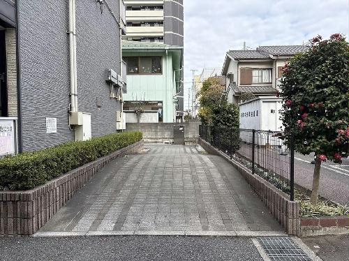 14/14 エントランス