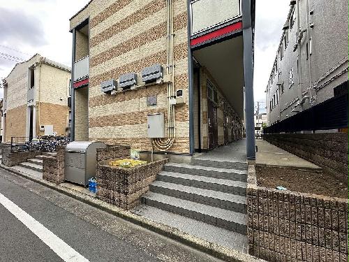 2/2 エントランス