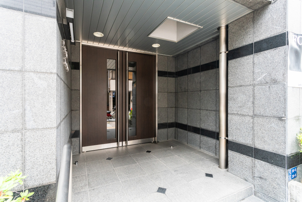 5/5 エントランス