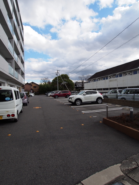 17/17 駐車場