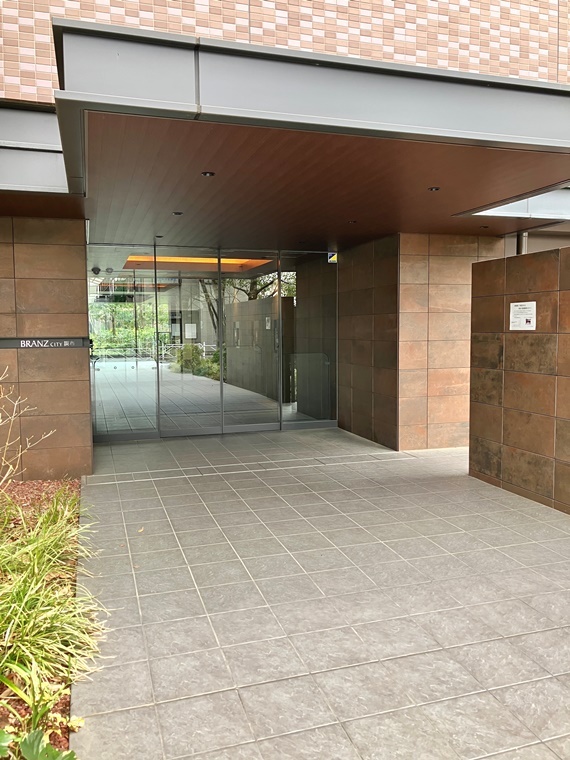 15/16 エントランス