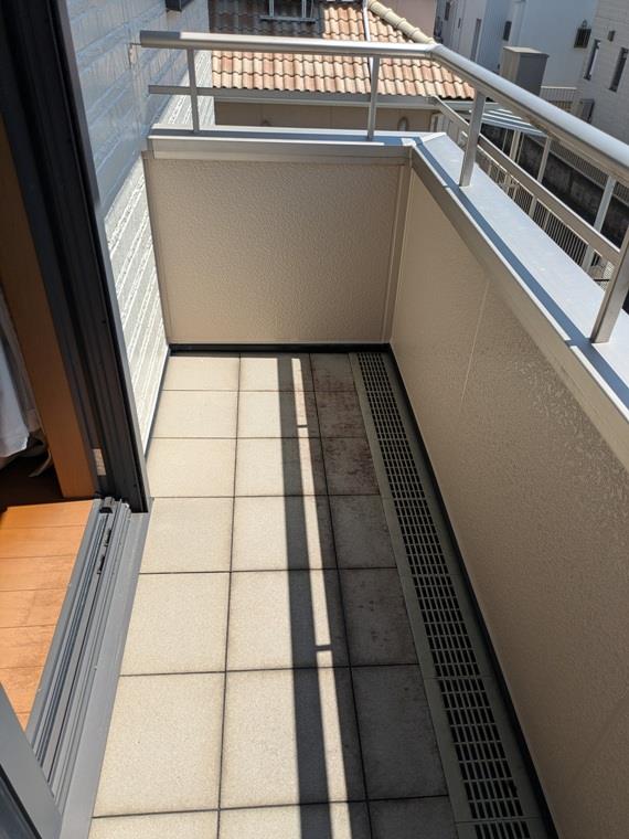 13/18 バルコニー