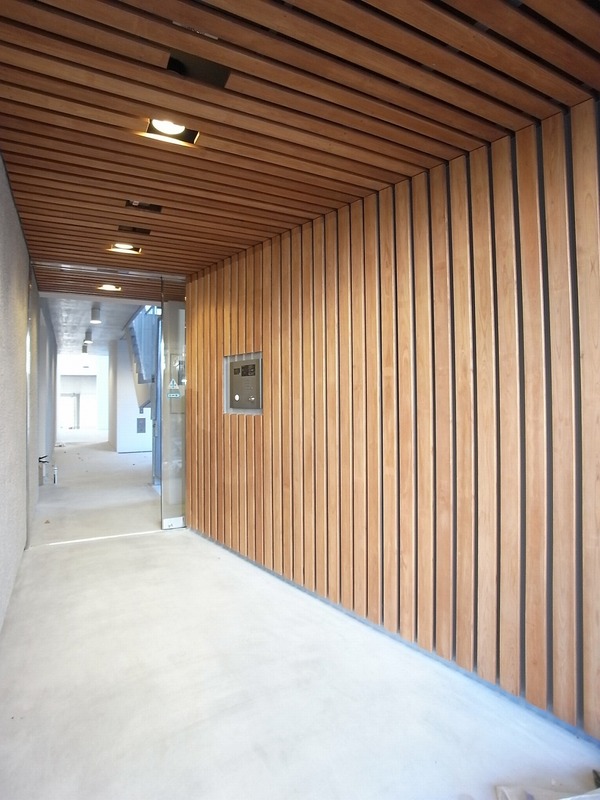 20/20 エントランス