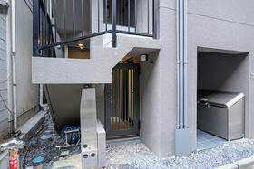 16/16 エントランス