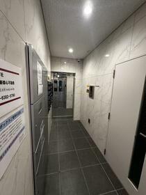 16/16 エントランス