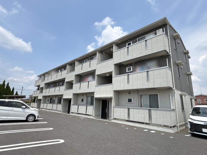 18/23 エントランス