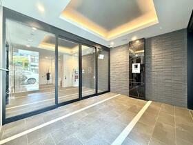 16/16 エントランス