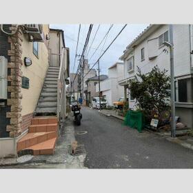 13/13 エントランス