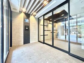 17/17 エントランス