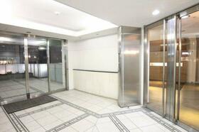 16/16 エントランス