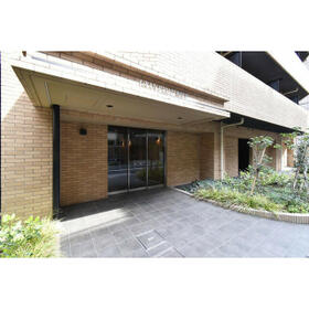 5/5 エントランス