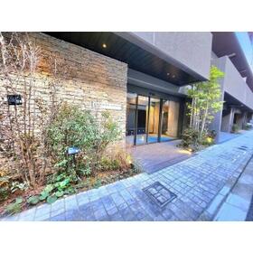 5/5 エントランス