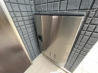 21/27 エントランス