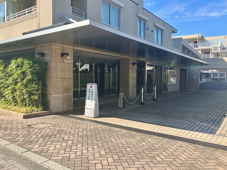 14/15 エントランス