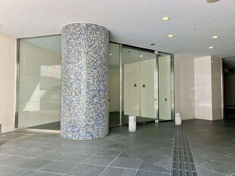 14/15 エントランス