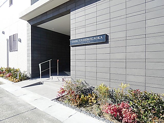 28/29 エントランス