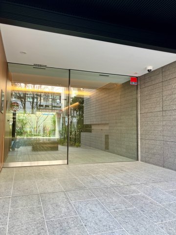 18/19 エントランス