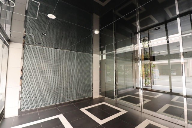 15/16 エントランス