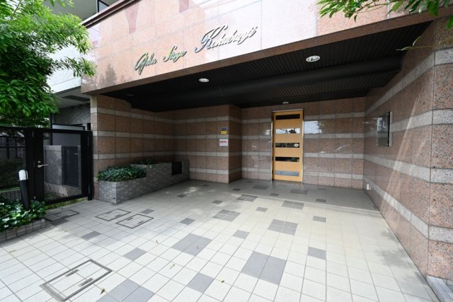 17/19 エントランス