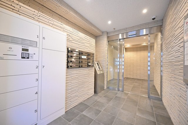 21/29 エントランス