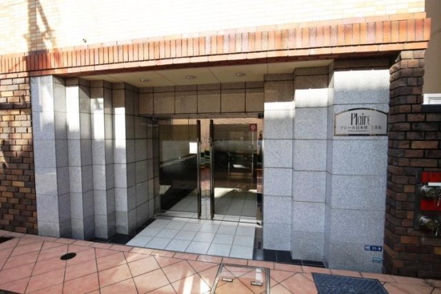 2/4 エントランス