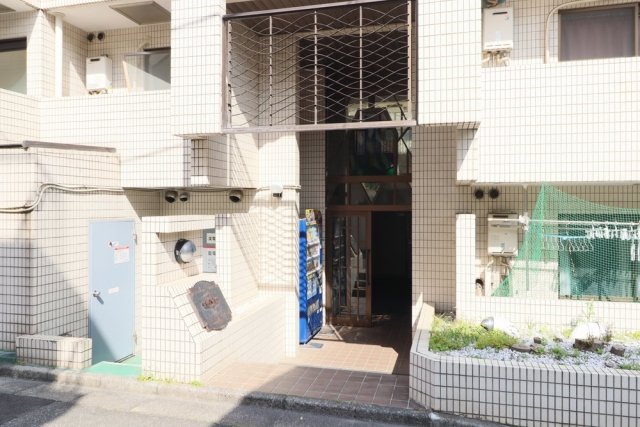 5/8 エントランス