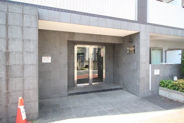 15/17 エントランス