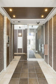 15/18 エントランス