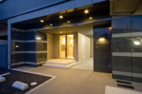 14/14 エントランス