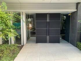 13/13 エントランス