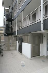 16/16 エントランス