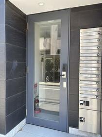 5/5 エントランス