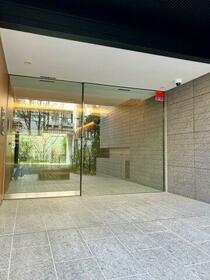 16/17 エントランス